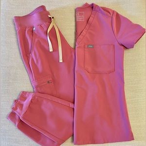 Figs XS Catarina top XSP Zamora joggers. Worn once. Like new!